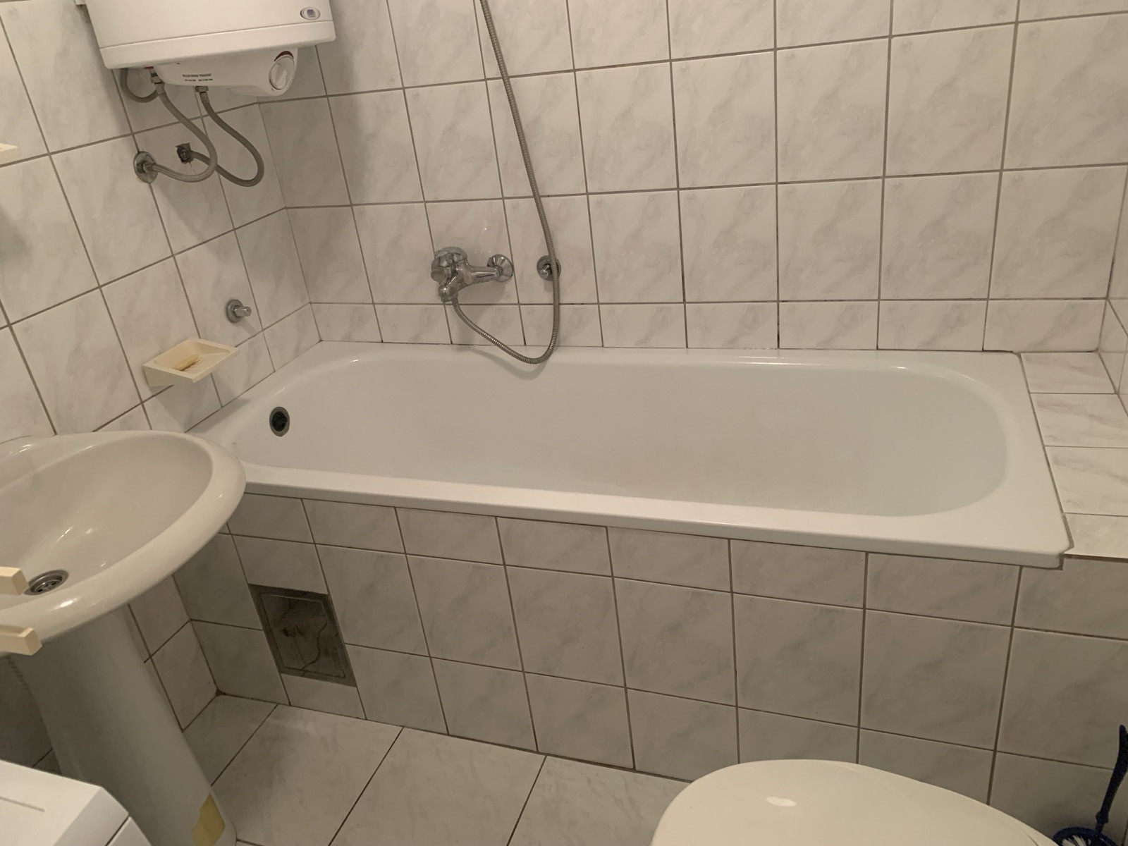 izdavanje - NOVI SAD - SAJAM - 9106261