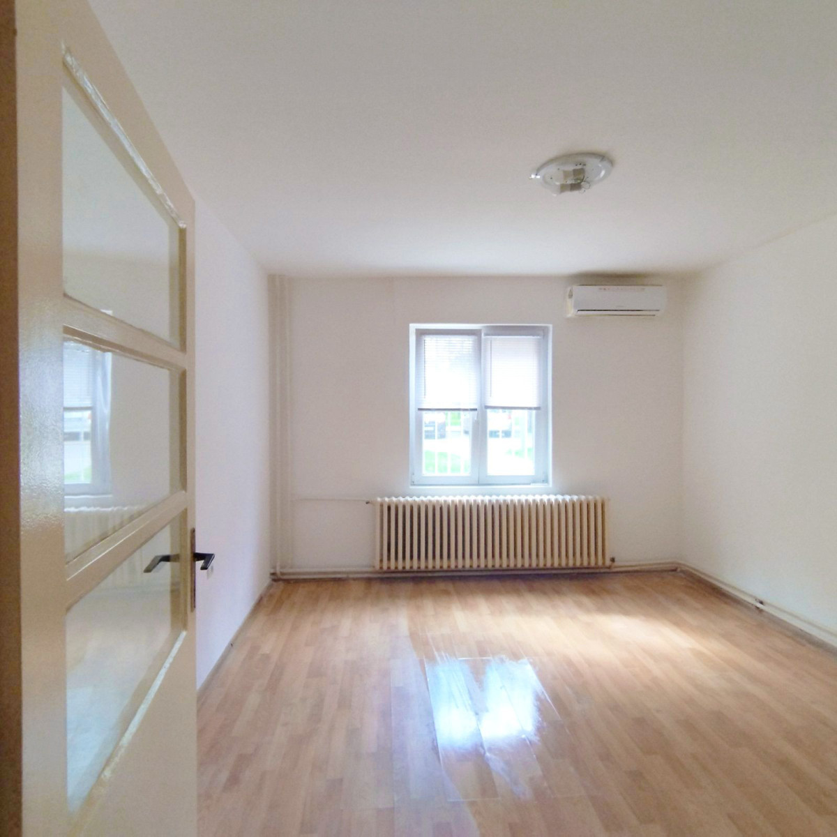 stan NOVI SAD - SATELIT - 1058466